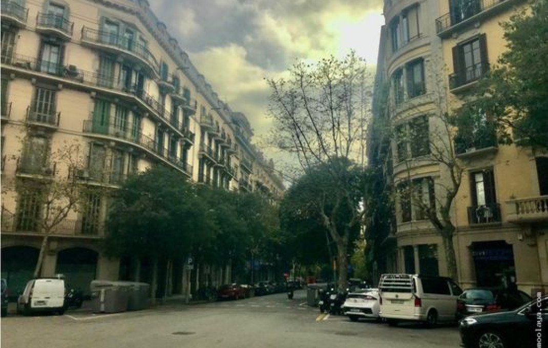 Traspaso - Restaurante -
Barcelona - Eixample