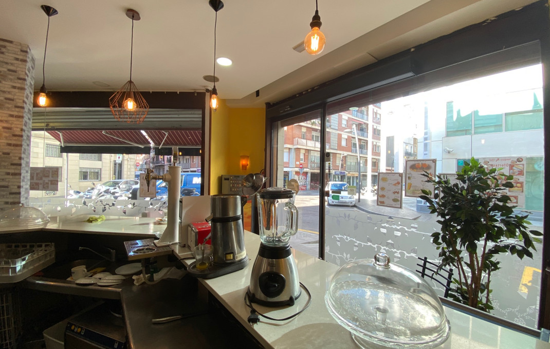 Traspaso - Restaurante -
Barcelona - Sants