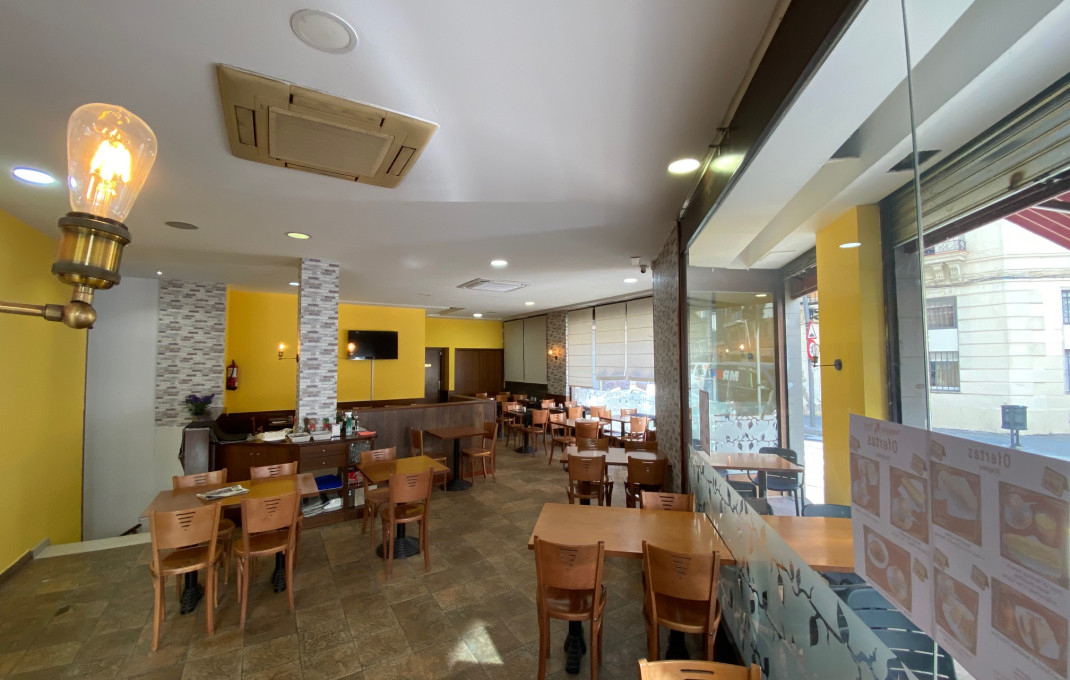 Traspaso - Restaurante -
Barcelona - Sants