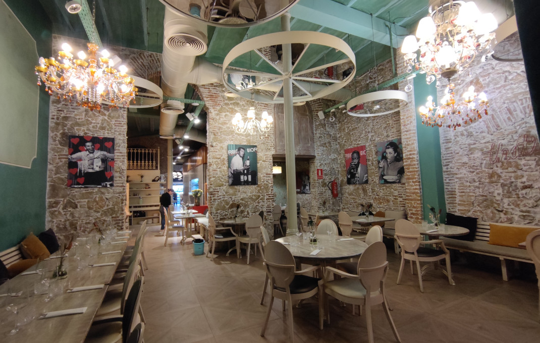 Transfert - Restaurant -
Barcelona - Eixample Derecho
