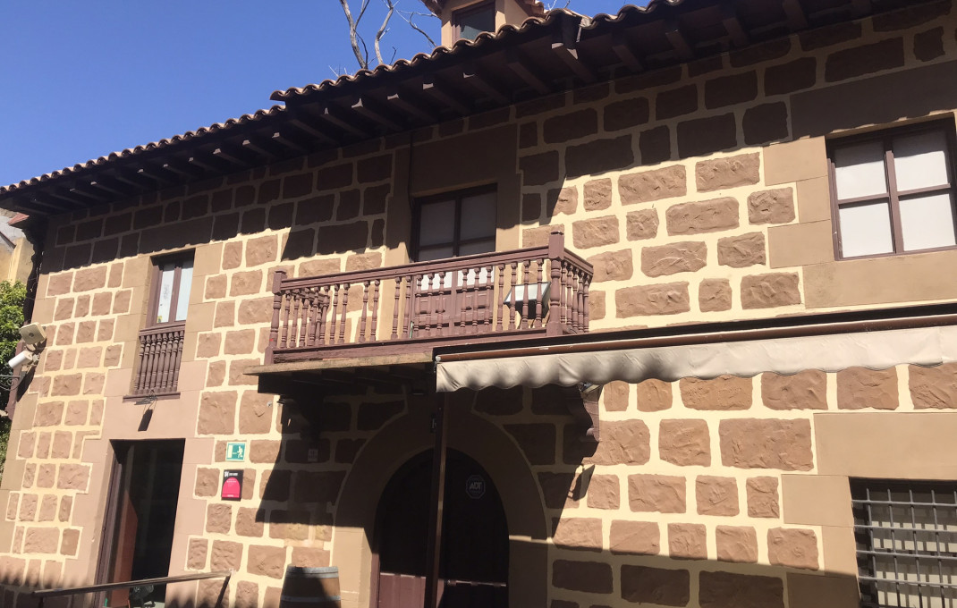 Transfert - Restaurant -
Barcelona - Poble Sec-montjuïc