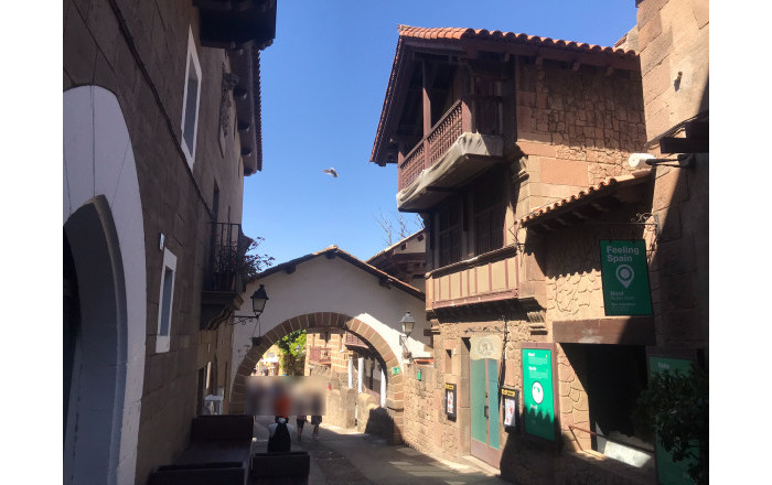 Transfert - Restaurant -
Barcelona - Poble Sec-montjuïc