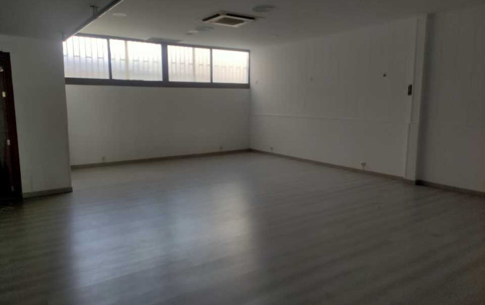 Alquiler - Local comercial -
Badalona - Montigalà