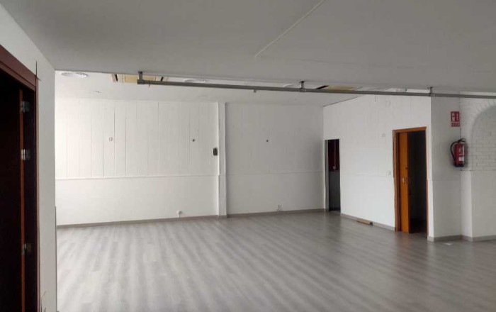 Alquiler - Local comercial -
Badalona - Montigalà