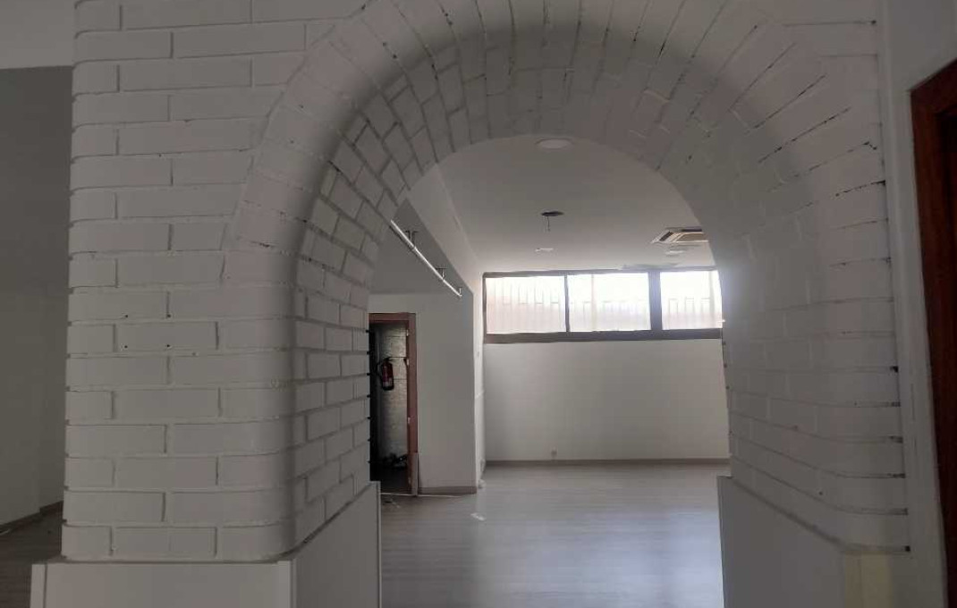 Alquiler - Local comercial -
Badalona - Montigalà