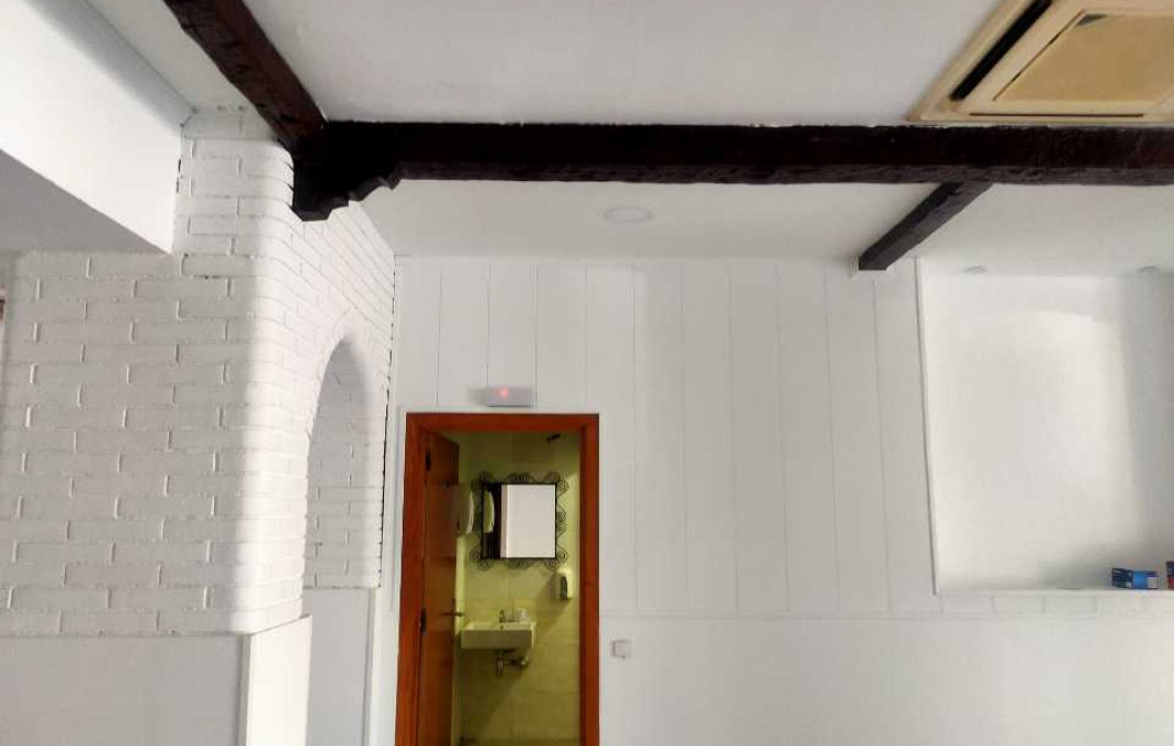 Alquiler - Local comercial -
Badalona - Montigalà