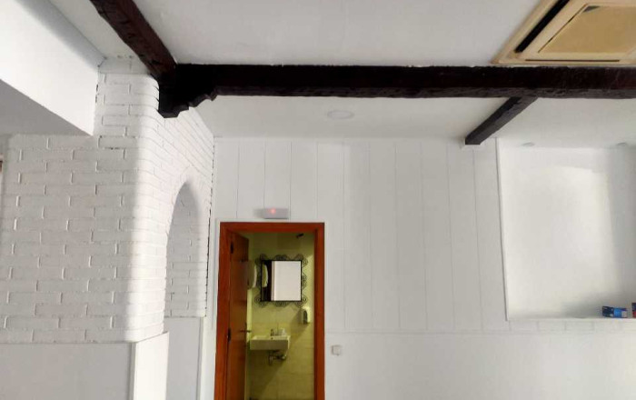 Alquiler - Local comercial -
Badalona - Montigalà