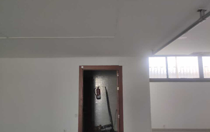 Alquiler - Local comercial -
Badalona - Montigalà