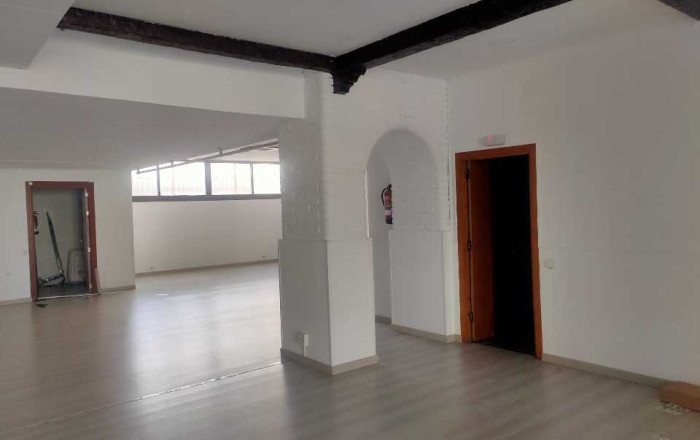 Alquiler - Local comercial -
Badalona - Montigalà