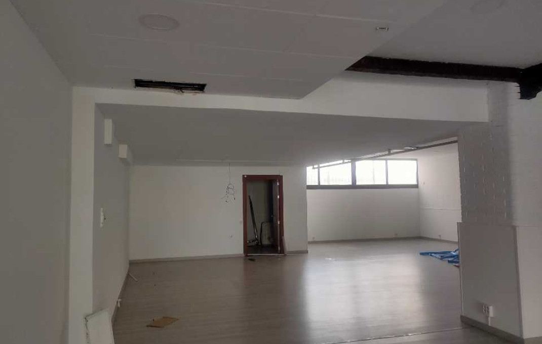 Alquiler - Local comercial -
Badalona - Montigalà