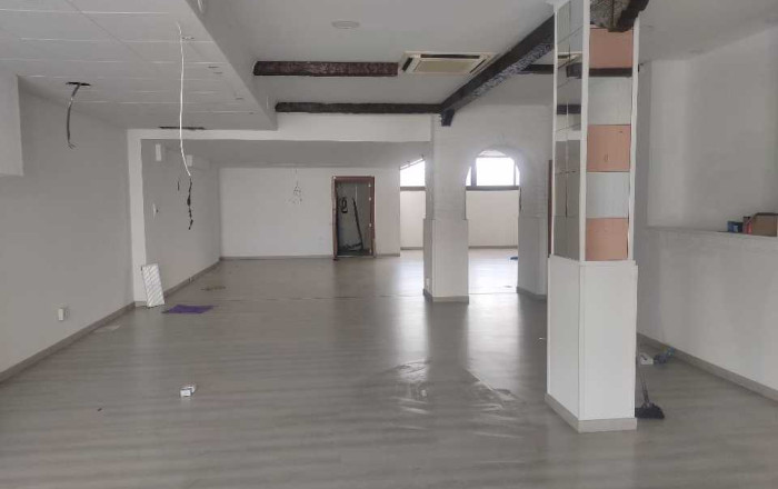 Alquiler - Local comercial -
Badalona - Montigalà