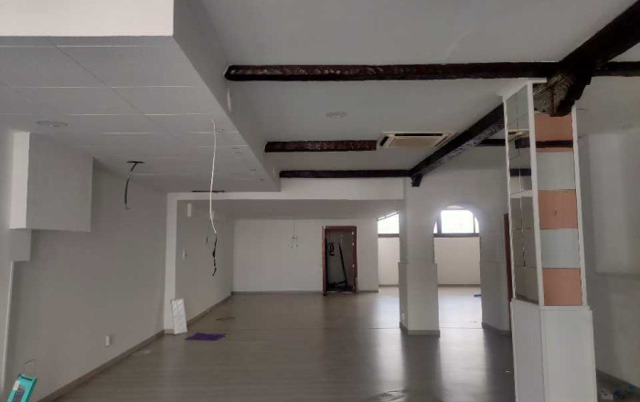 Alquiler - Local comercial -
Badalona - Montigalà