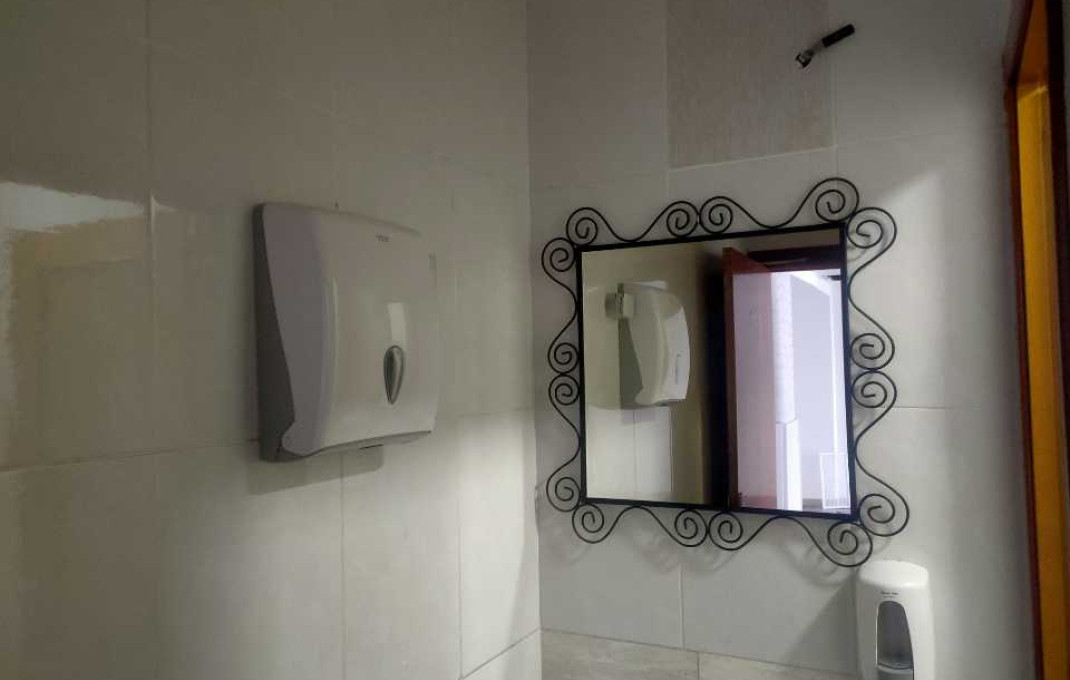 Alquiler - Local comercial -
Badalona - Montigalà