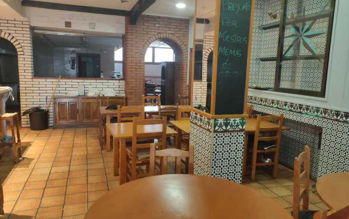 Alquiler - Local comercial -
Badalona - Montigalà