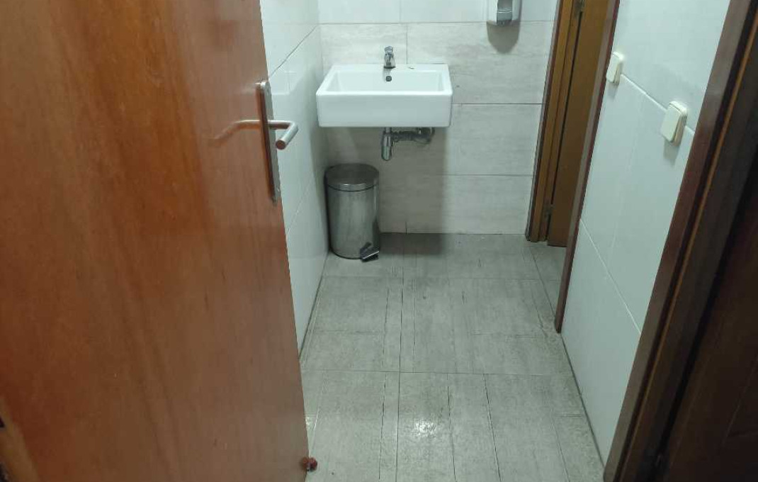 Alquiler - Local comercial -
Badalona - Montigalà