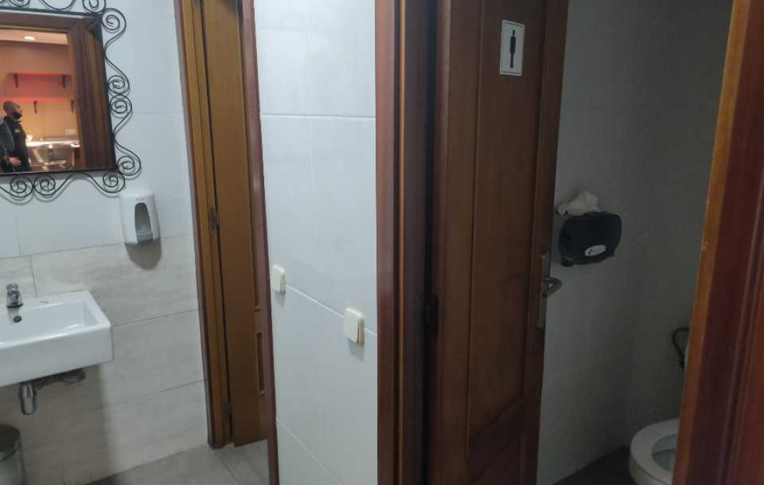 Alquiler - Local comercial -
Badalona - Montigalà