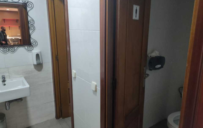 Alquiler - Local comercial -
Badalona - Montigalà