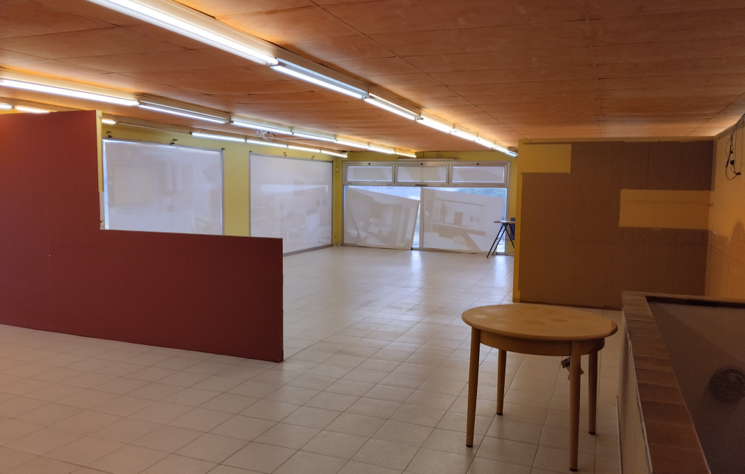 Alquiler - Naves y solares -
Palamós