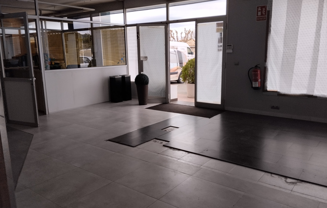 Alquiler - Naves y solares -
Palamós