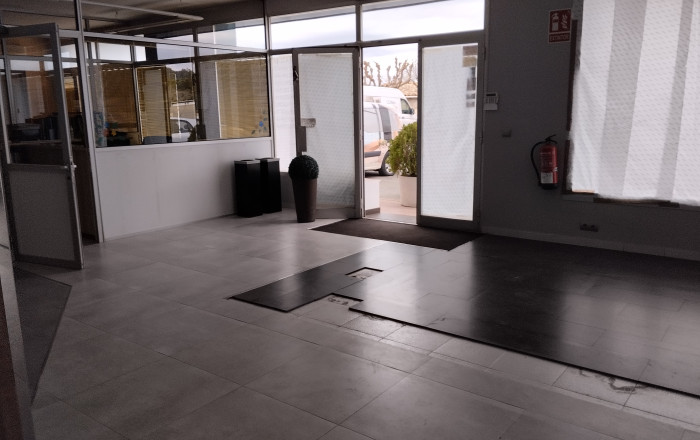 Alquiler - Naves y solares -
Palamós