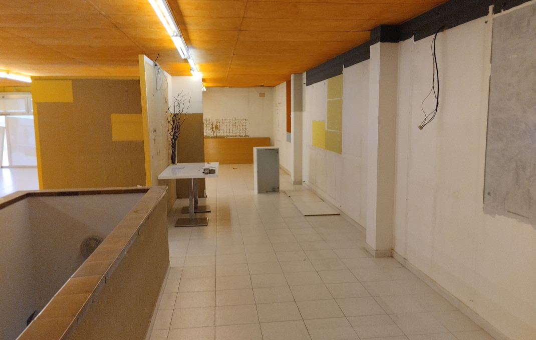 Alquiler - Naves y solares -
Palamós