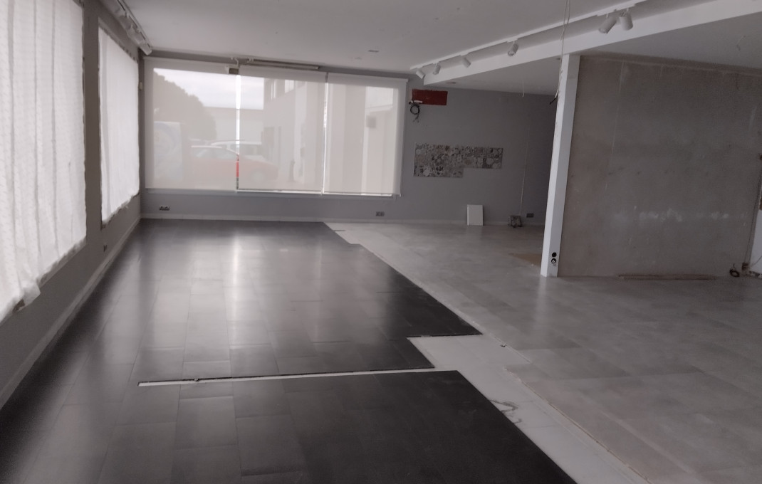 Alquiler - Naves y solares -
Palamós