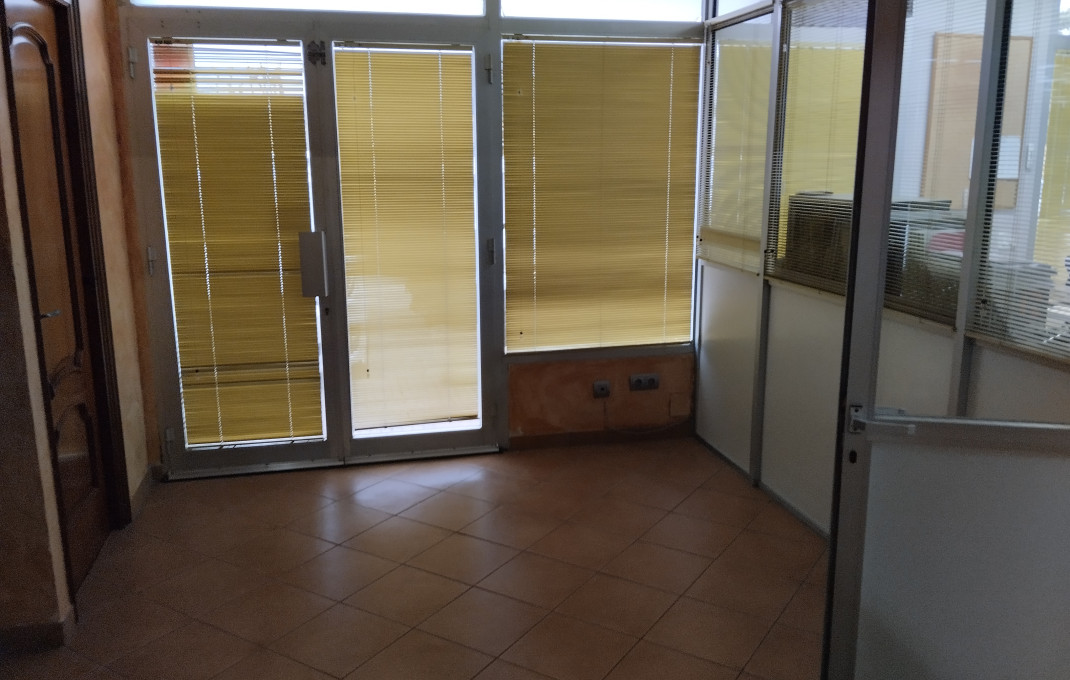 Alquiler - Naves y solares -
Palamós