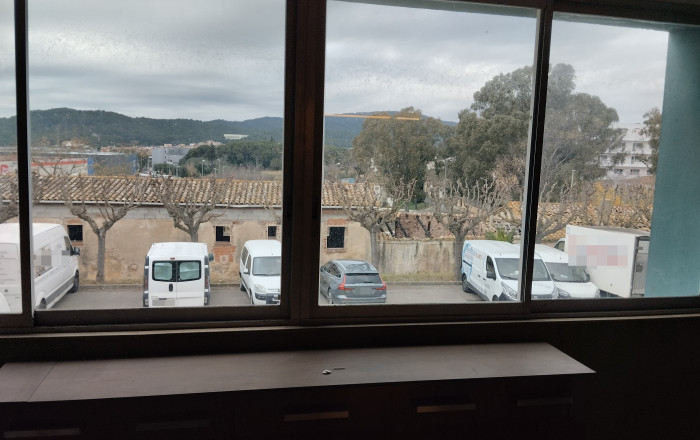 Alquiler - Naves y solares -
Palamós