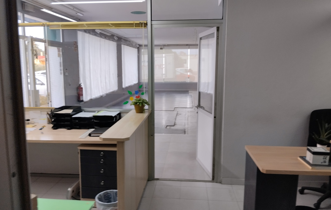 Alquiler - Naves y solares -
Palamós