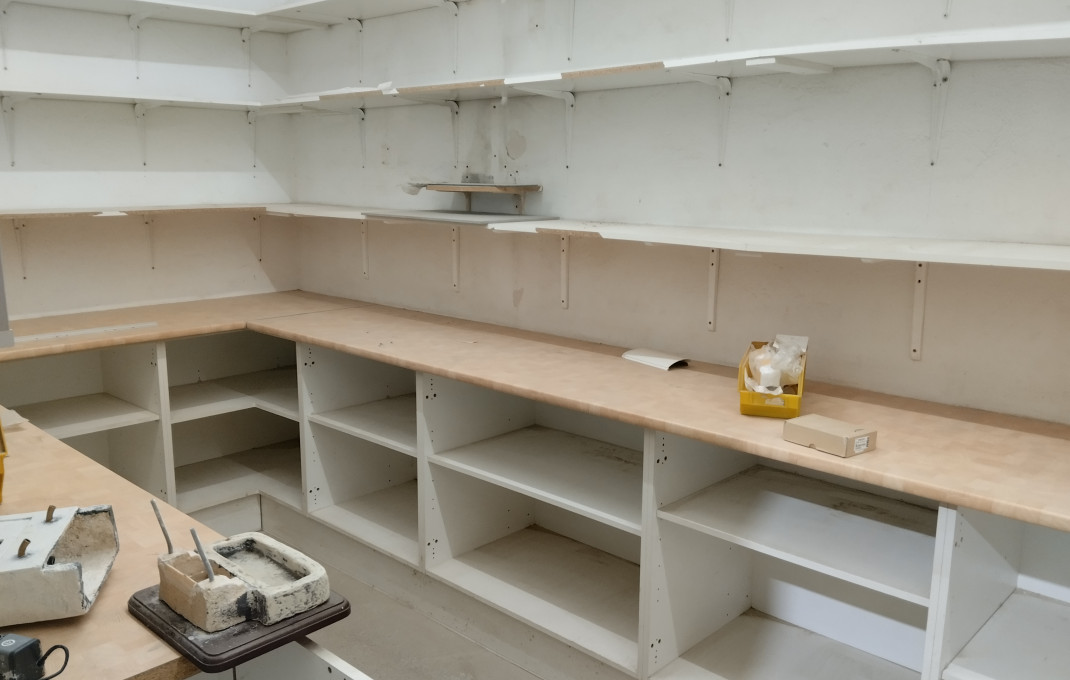 Alquiler - Naves y solares -
Palamós