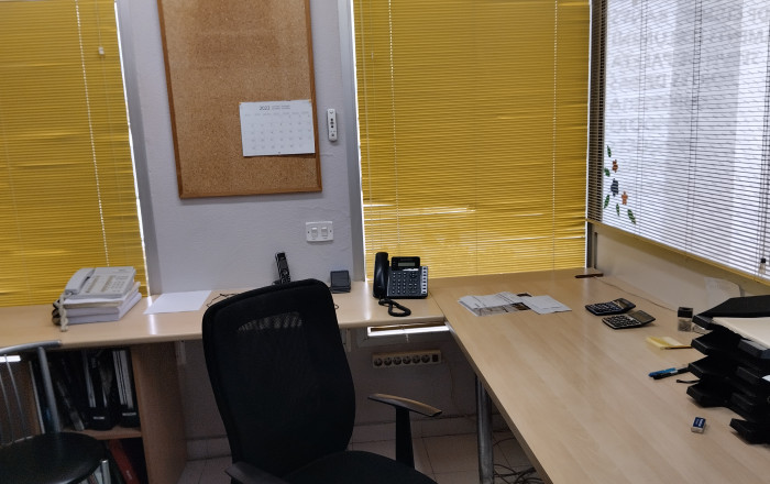 Alquiler - Naves y solares -
Palamós