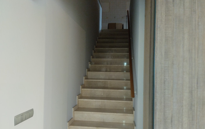 Alquiler - Naves y solares -
Palamós