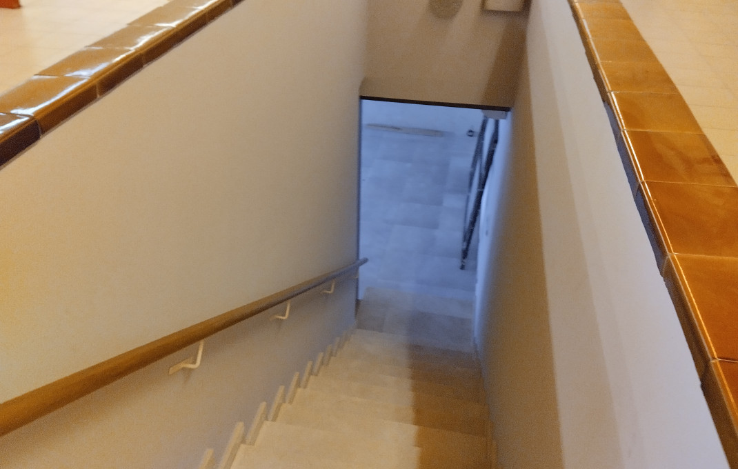 Alquiler - Naves y solares -
Palamós