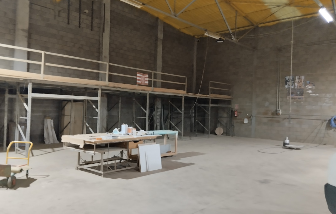 Alquiler - Naves y solares -
Palamós