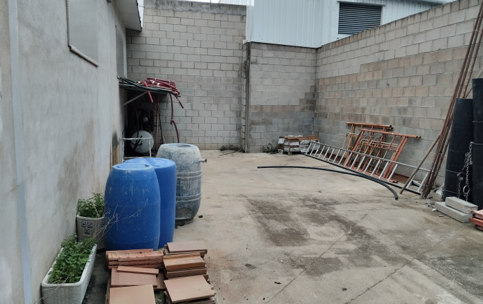 Alquiler - Naves y solares -
Palamós