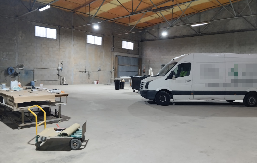 Alquiler - Naves y solares -
Palamós