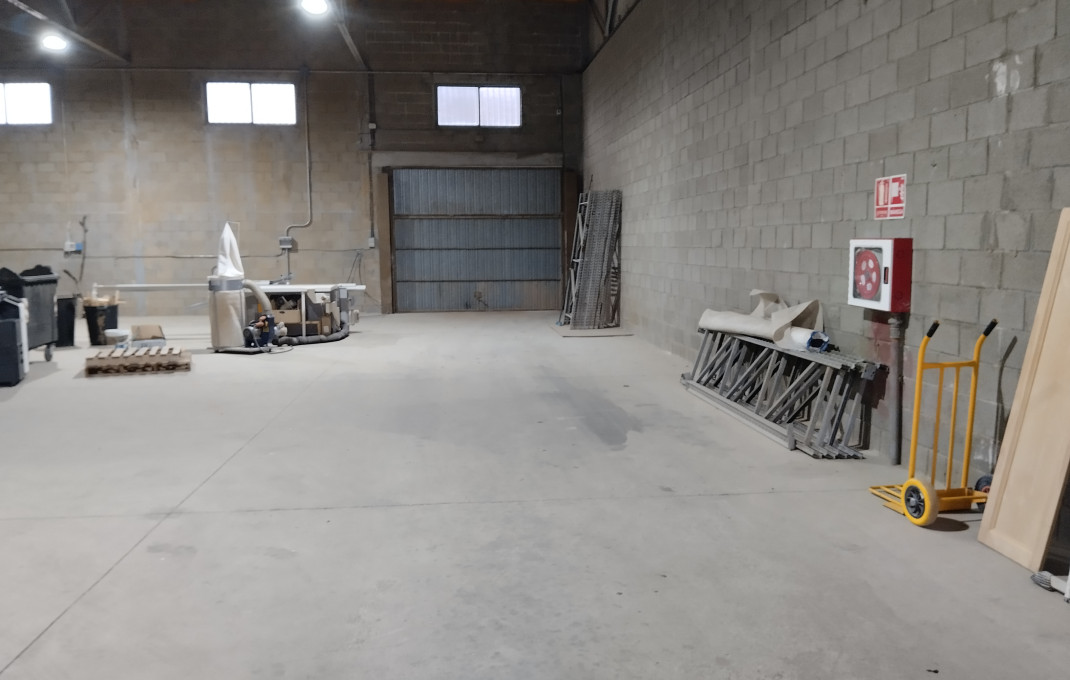 Alquiler - Naves y solares -
Palamós