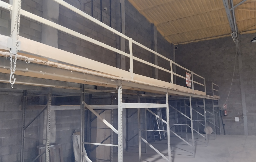 Alquiler - Naves y solares -
Palamós