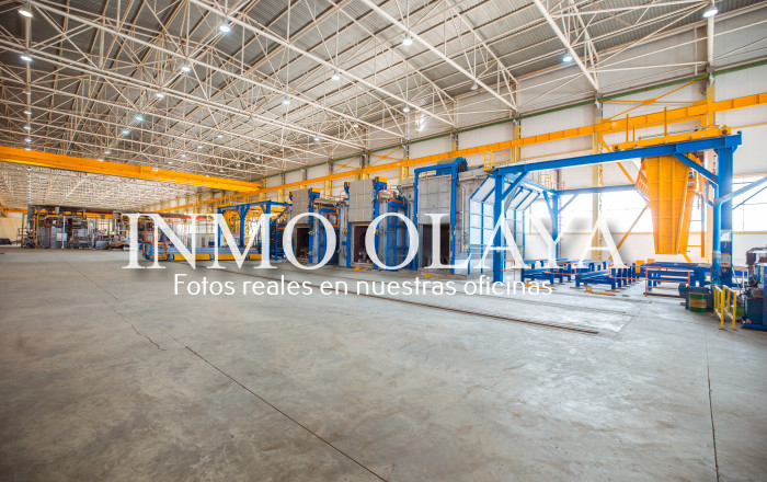 Location longue durée - Naves y solares -
Barcelona