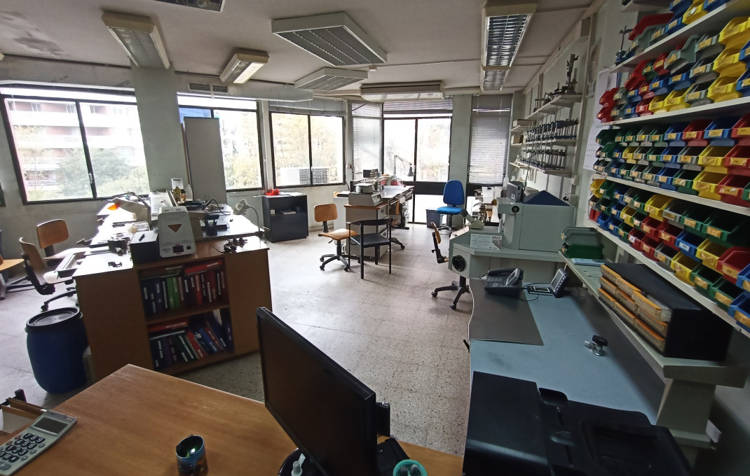 Revente - Des bureaux -
Barcelona - Sagrada familia