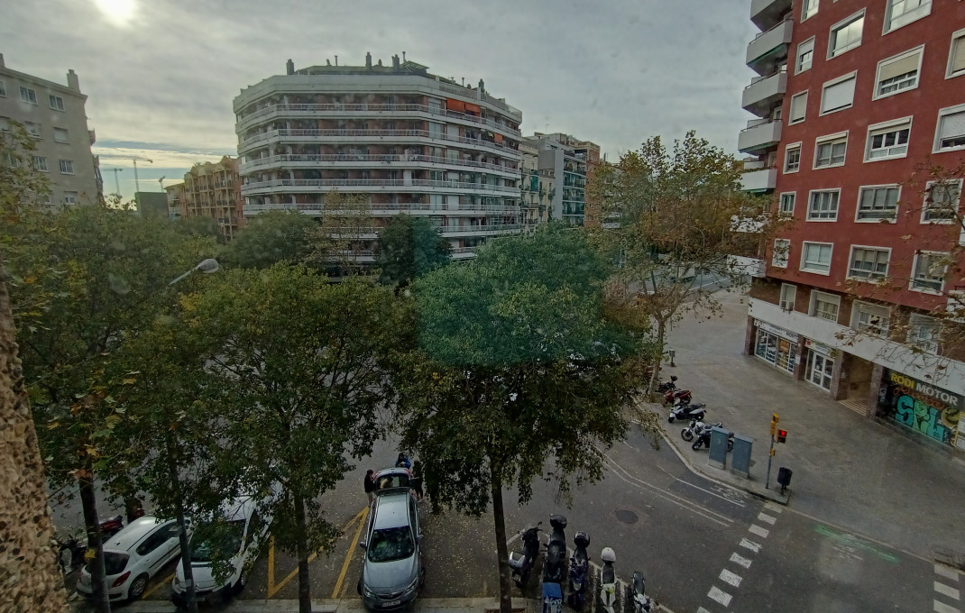 Revente - Des bureaux -
Barcelona - Sagrada familia