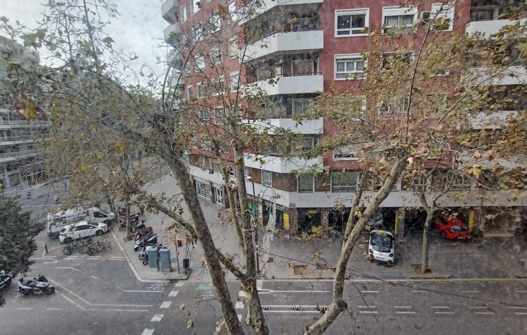 Revente - Des bureaux -
Barcelona - Sagrada familia