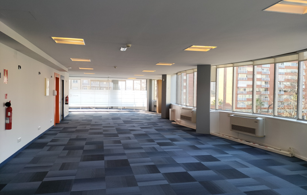 Location longue durée - Des bureaux -
Barcelona - Les corts