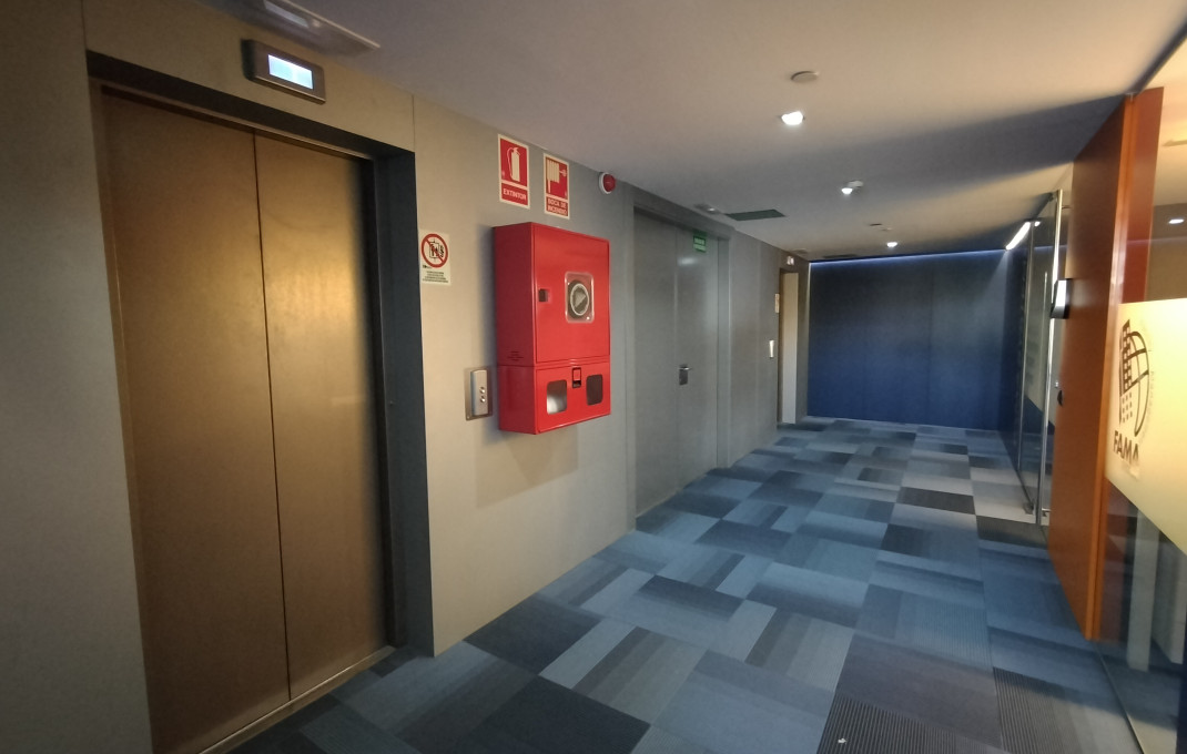 Location longue durée - Des bureaux -
Barcelona - Les corts