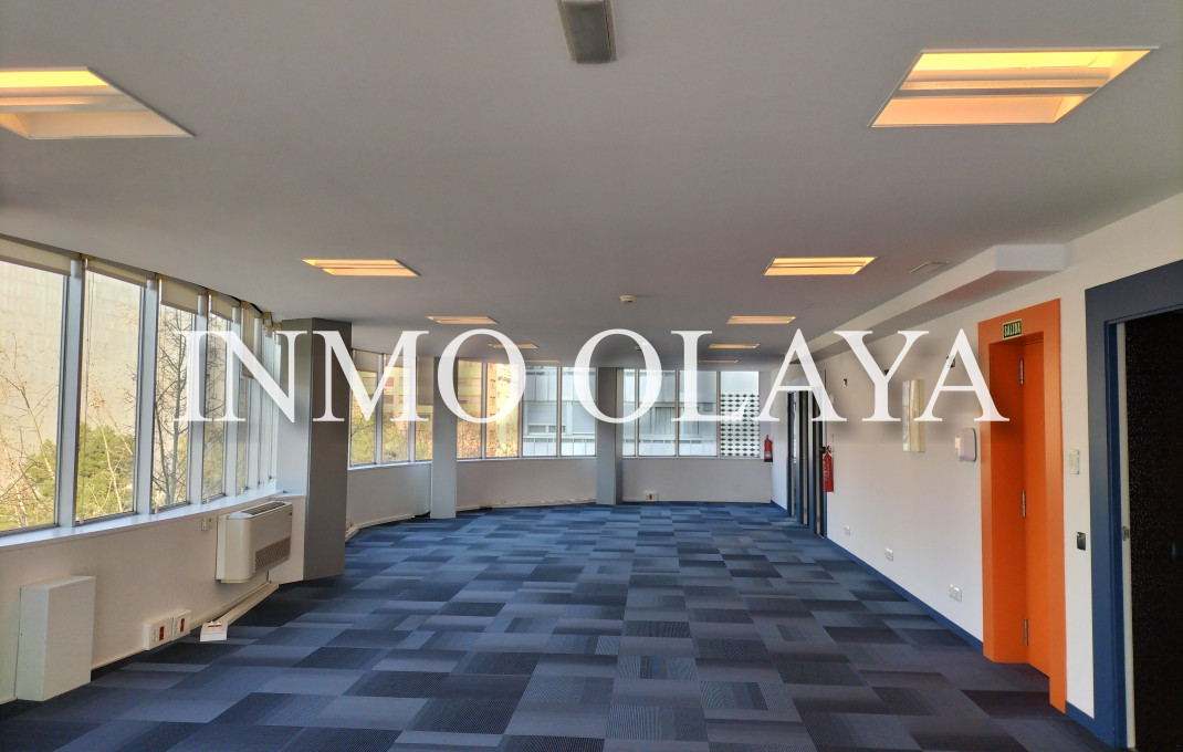 Location longue durée - Des bureaux -
Barcelona - Les corts