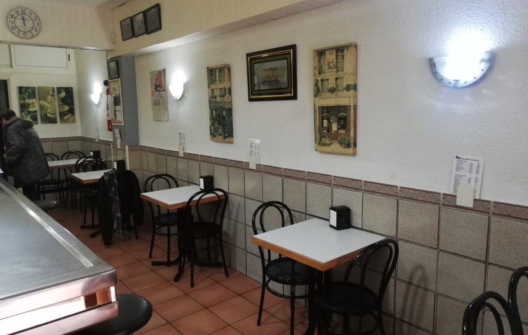 Traspaso - Bar-Cafeteria -
Barcelona - Les corts