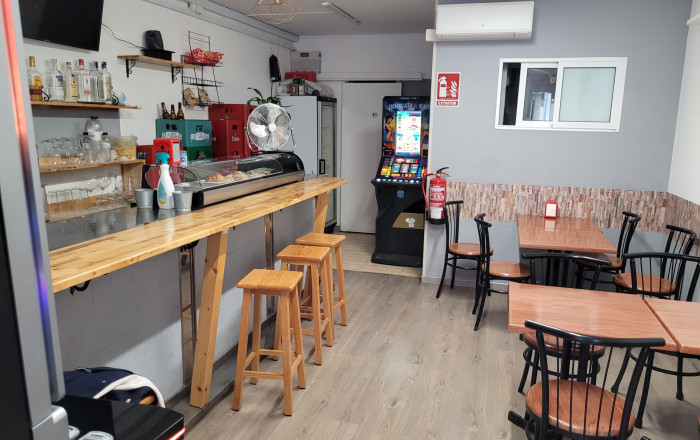 Traspaso - Bar-Cafeteria -
L'Hospitalet de Llobregat - La Torrasa