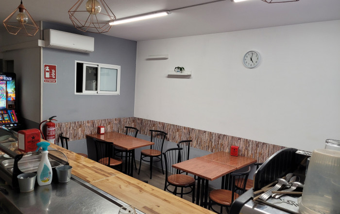 Traspaso - Bar-Cafeteria -
L'Hospitalet de Llobregat - La Torrasa