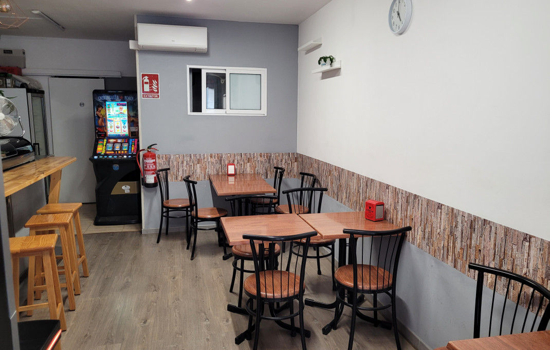 Traspaso - Bar-Cafeteria -
L'Hospitalet de Llobregat - La Torrasa