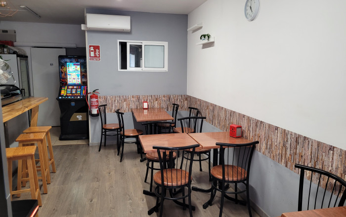 Traspaso - Bar-Cafeteria -
L'Hospitalet de Llobregat - La Torrasa